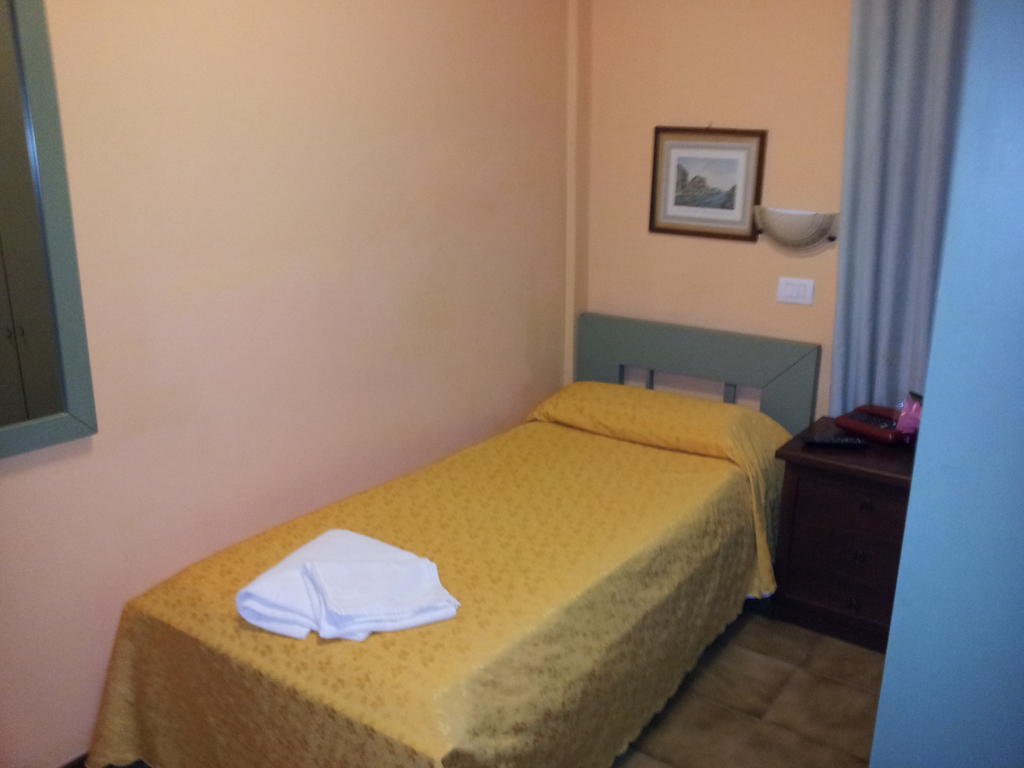 Zenith Otel Montecatini Terme Oda fotoğraf
